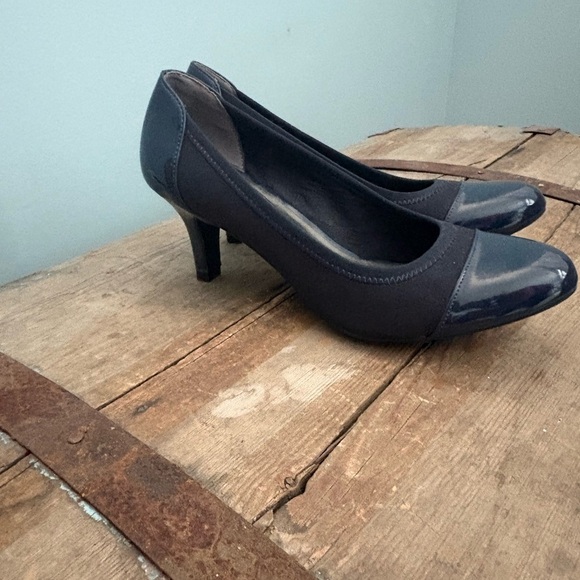Life Stride Blue Heels with Patent Leather Toe - Picture 2 of 4